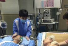 อนุภาพความรัก! การจับมือครั้งสุดท้ายก่อนสิ้นใจของอากง-อาม่า