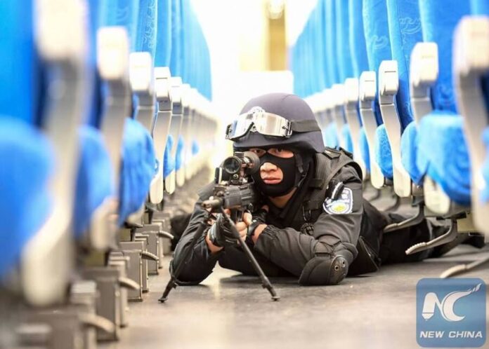 ระวัง! เมื่อหน่วยสวาทขึ้นมาซ้อมรบบนรถไฟความเร็วสูง