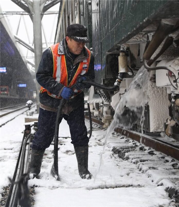 ฮีโร่ที่ไม่เคยถูกจดจำ วีรบุรุษเบื้องหลังการเดินทางอันราบรื่นของผู้คนในช่วงเทศกาล