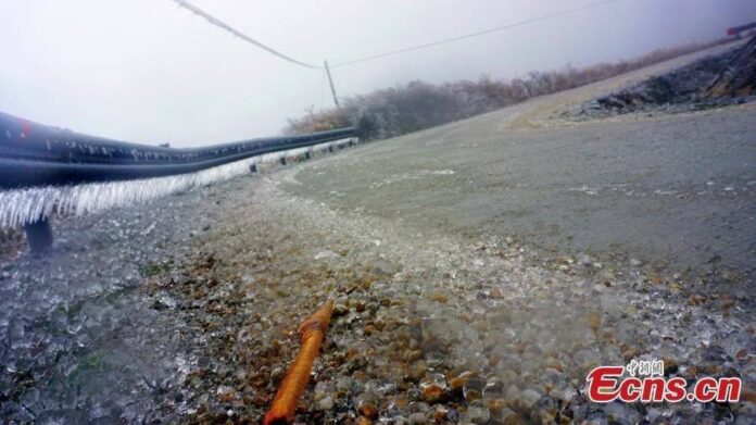 ขับรถบนถนนน้ำแข็ง คุณกล้าลองหรือไหม!?