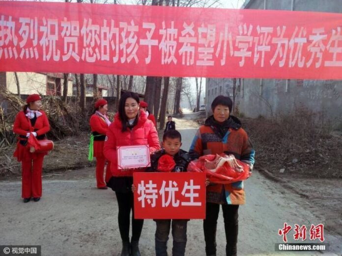 ขบวนแห่ถึงบ้านพร้อมเนื้อหมู！สำหรับหนูๆ ที่สอบได้100คะแนนเต็มเท่านั้น