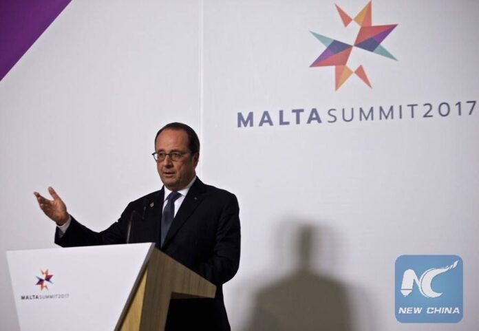 ฝรั่งเศสเรียกร้องให้ยุโรปปฏิเสธ "แรงกดดัน" จากสหรัฐอเมริกา