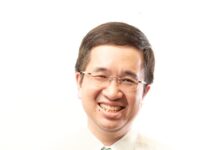 การศึกษาโลกและไทย ในมุมมอง รศ.ดร.พสุ เดชะรินทร์ คนไทยคนแรกบนเวทีการศึกษาโลก