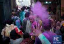 โปรยสีแห่งความรัก! เทศกาลโฮลีในอินเดีย