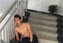 ตำรวจหนุ่มเหนื่อยจนหลับไป หลังช่วยชีวิตป้าคิดสั้นโดดน้ำ