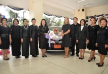 ก.แรงงาน มอบรถยนต์ให้กับผู้โชคดีสลากบำรุงกาชาดไทย