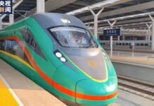 ชมบรรยากาศเปิดขายตั๋วรถไฟจีน-ลาว วันแรก 11 เมษายน 2566