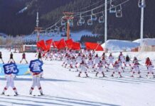Xinjiang fosters new advantages of ice-snow industry
