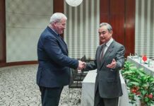 จีนเจรจารมต.ต่างประเทศยูเครน เรียกร้องให้มีข้อตกลงสันติภาพที่ยุติธรรมและยั่งยืนสำหรับวิกฤตยูเครน